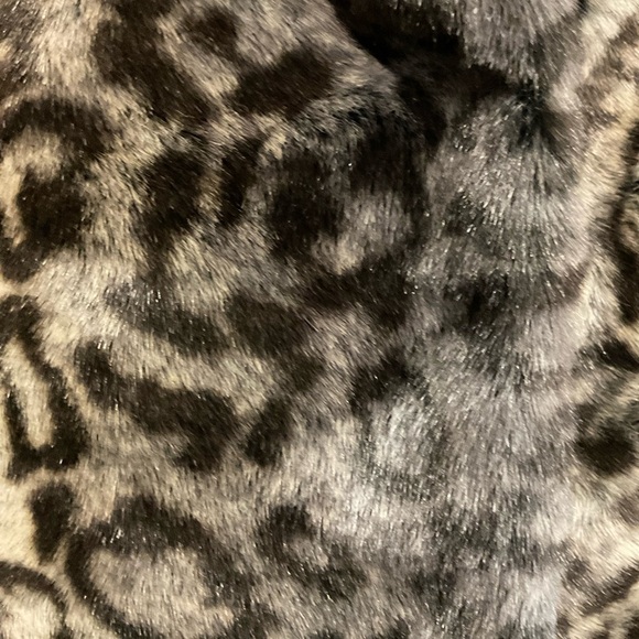Parkhurst Outdoor Edition Black Faux Fur Vest - Picture 5 of 10